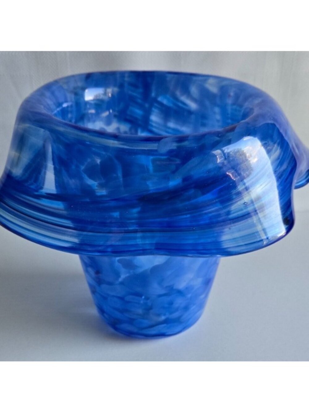 Blown Glass VASE Blue and White Swirled Tulip Shape Art Glass 6 x 8 " Stamped BP